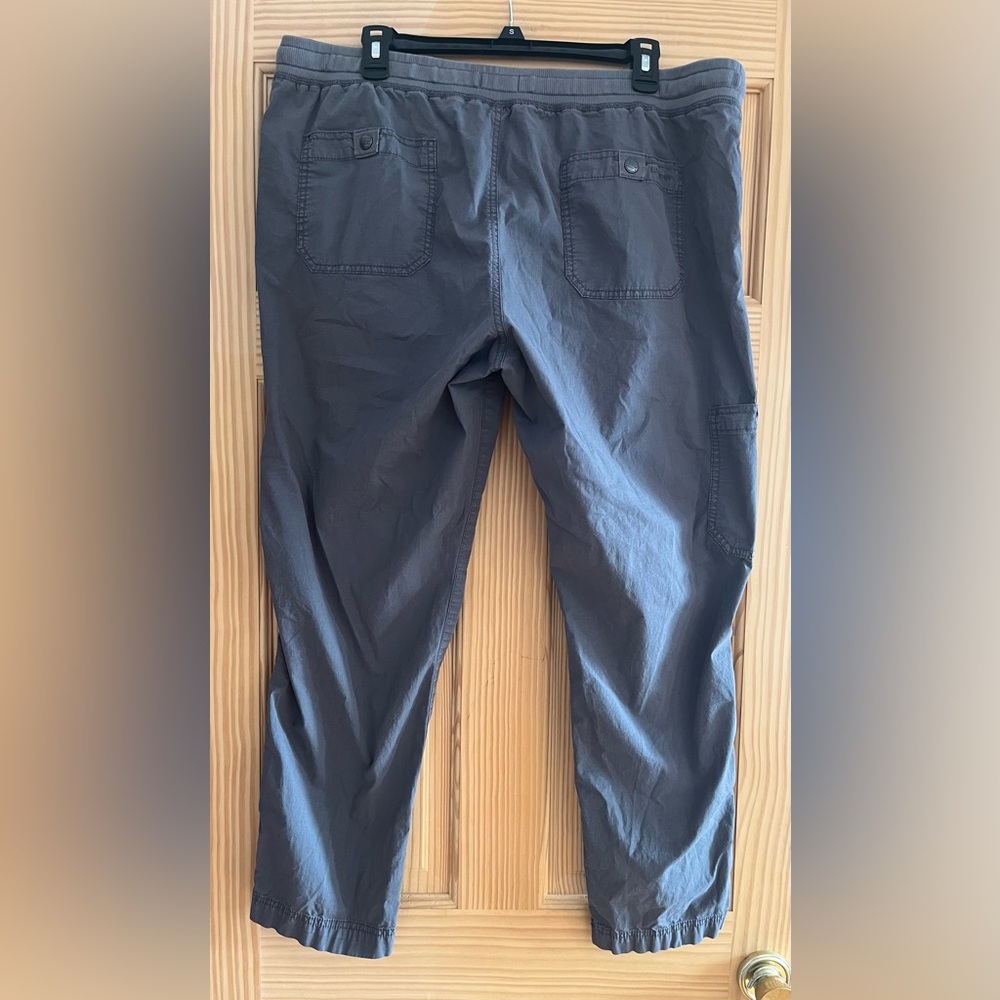 LL Bean Dark Gray Men’s Cargo Pants Size‎ XL - Picture 2 of 11